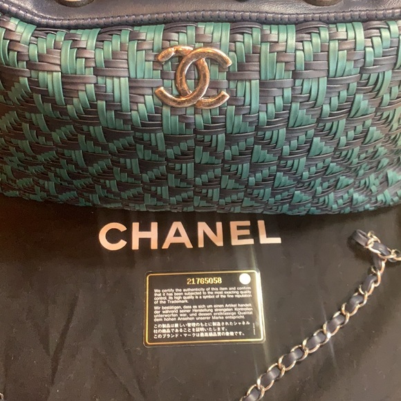 Chanel handbag - Picture 2 of 9